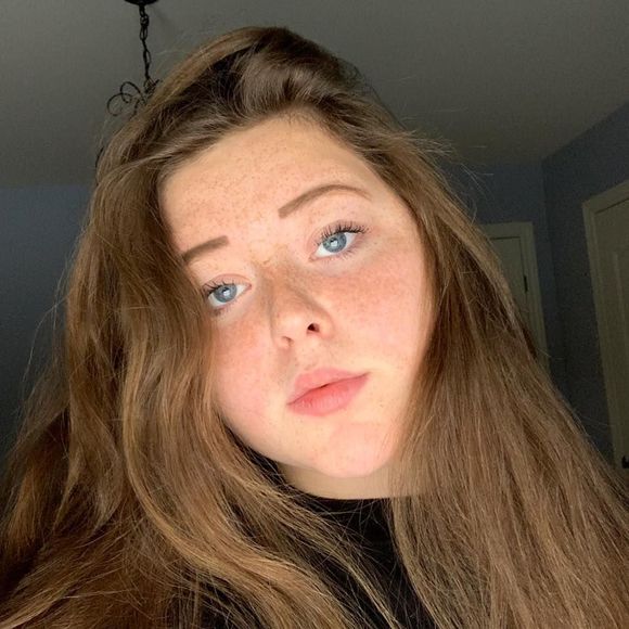 Meet your Posher, Ariane - Picture 1 of 1